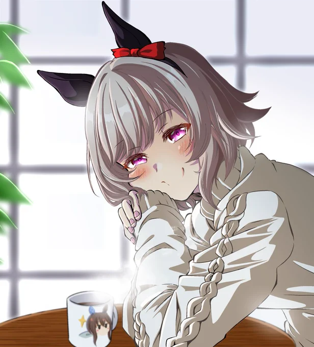 カフェでお茶してたら雨が降ってきたので、もうちょっといられるねと言ってこちらを見てきた時のカレンチャン 