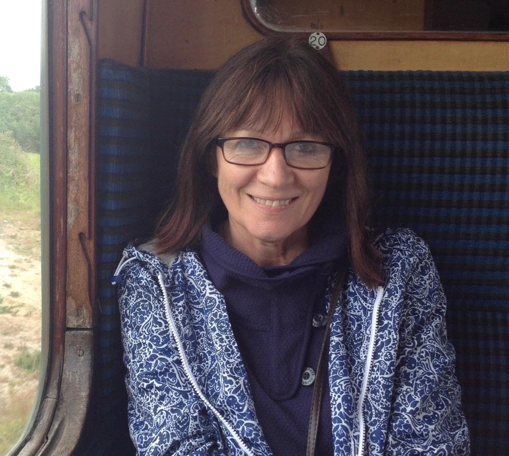 Andy &amp; Vally Miller - Way to the West. Projected watercolours with poems read by local actors. 1pm, Off the Bookshelf, Wirksworth Book Festival, 20/04, 11am - 4pm.
facebook.com/events/s/off-t…
#peakdistrict #cornwall #BooksWorthReading #bookfestival