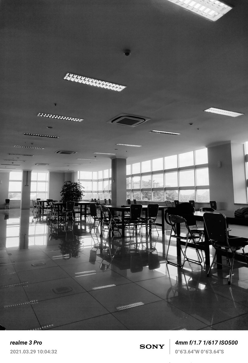 owzyx's tweet photo. Pesona hp keluaran 2019 #photograghy #shotonphone https://t.co/vIL0if3tCP