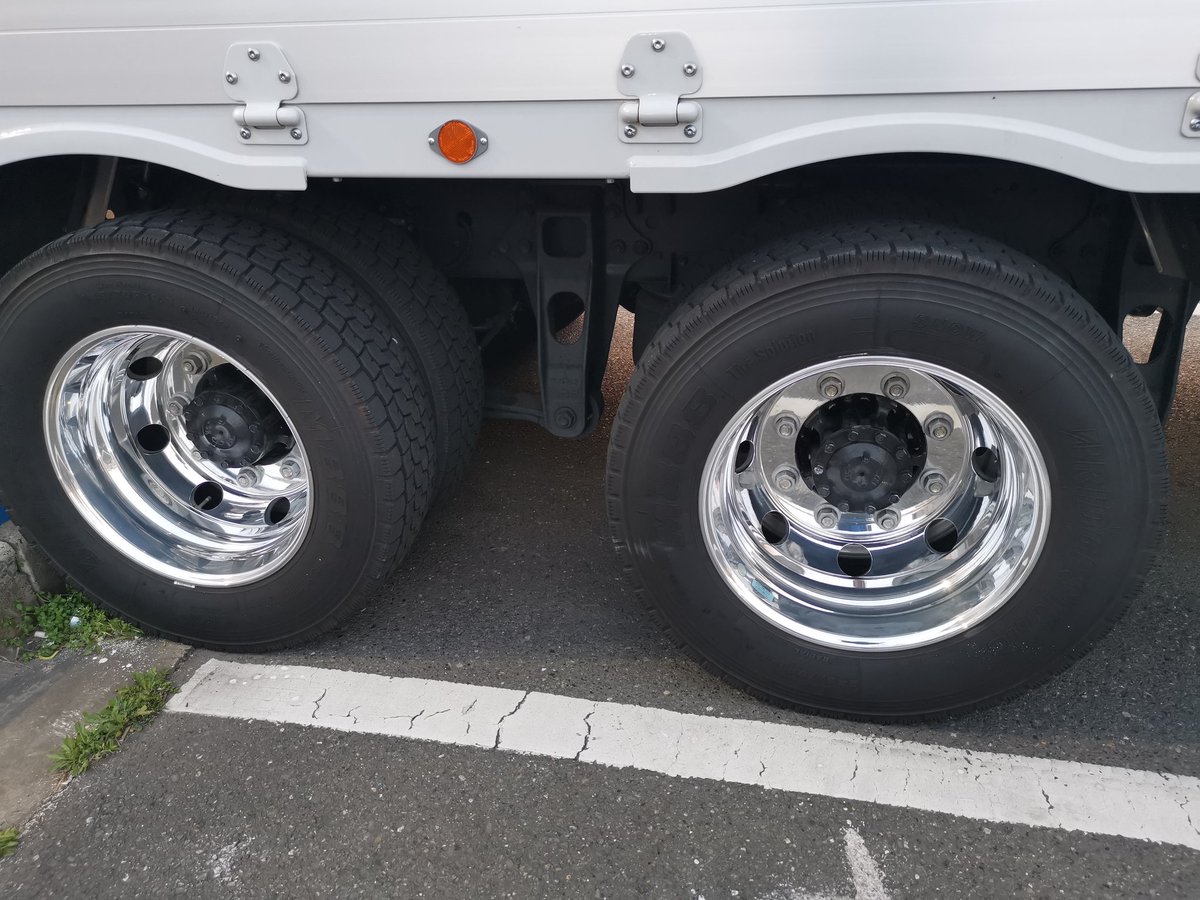 rocket371olds's tweet photo. アルミ磨いてたら待機時間使い切ってた https://t.co/yXEsxYyU1l