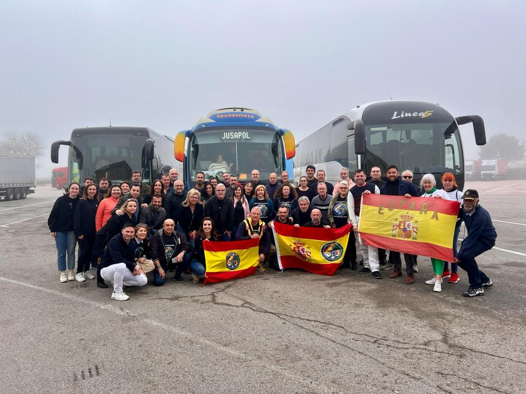 @jusapolalicante @JucilAlicante @jupol_alicante @corazonbandera luchador@s sin descanso llegando a Madrid para reivindicar lo que es nuestro. #EquiparacionYa #JubilacionDigna #ProfesionDeRiesgoYa #MarlascaDimision