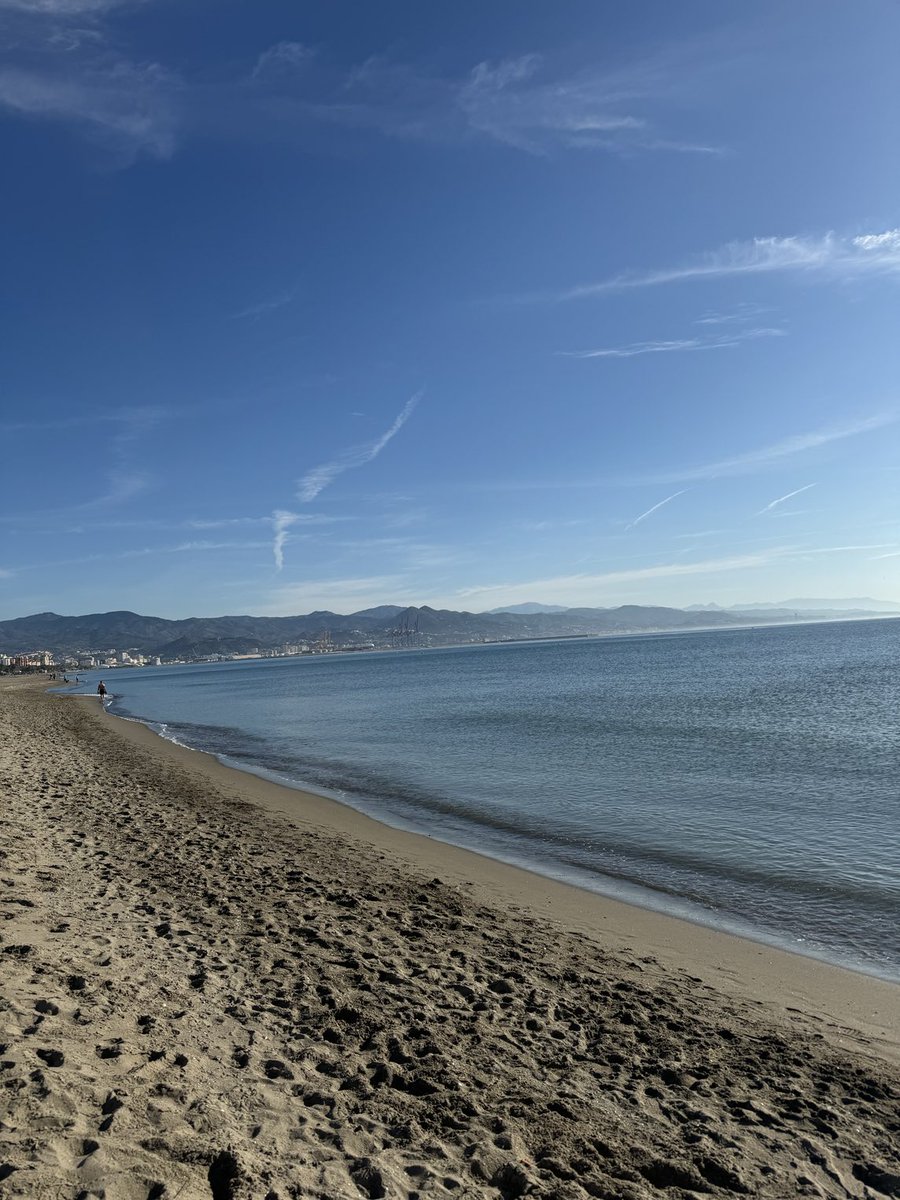 Training on the beach in Malaga for the Big Sur Marathon for ⁦@cityofhope⁩