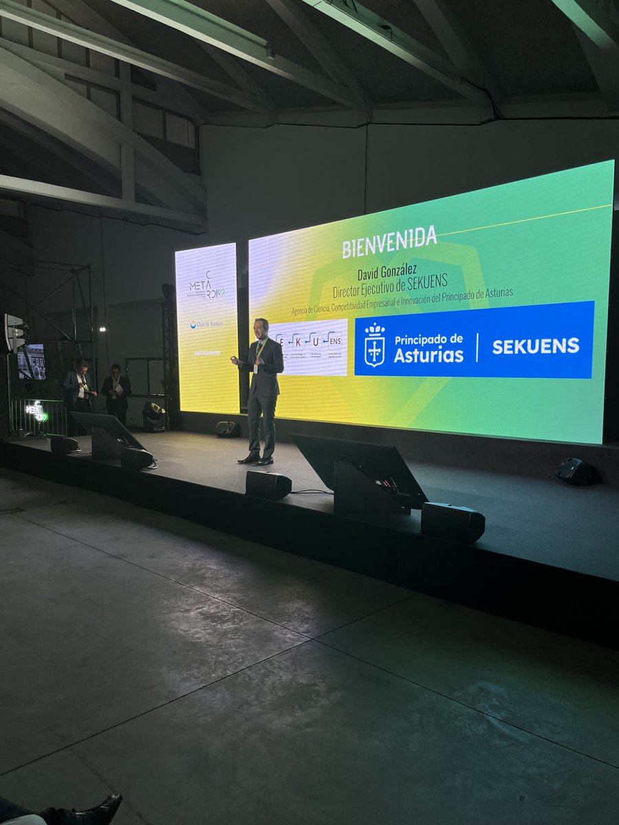 DaiichiSankyoES's tweet photo. David Gonzalez de la Agencia de Ciencia, Competitividad Empresarial e Innovación de @GobAsturias @agenciasekuens nos da la bienvenida a #Asturias y nos acompaña hoy en #MetacardioDS 
#Sekuens #PrincipadoAsturias #Innovación #Ciencia #Tecnología https://t.co/Z1efbhIjoi