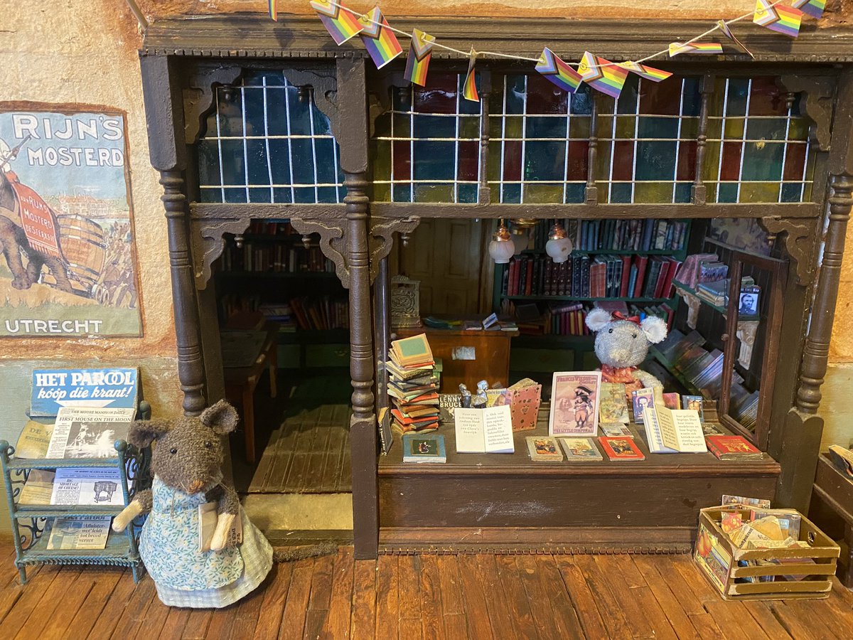 Het is boekenweek- koop vooral bij de lokale boekhandel - zij zijn gespecialiseerd en helpen u graag en u krijgt nog een boek van fam. Chabot <a href="/SplinterChabot/">Splinter Chabot</a> cadeau.       <a href="/Athenaeum/">Athenaeum Boekhandel</a> <a href="/boekBroekhuis/">Boekhandel Broekhuis</a> <a href="/Broese_utrecht/">Broese</a> <a href="/jimminkboek/">Boekhandel Jimmink</a> <a href="/ScheltemaBoek/">Scheltema Boekverkopers</a> <a href="/JaspersBoeken/">Boekhandel Jaspers</a> <a href="/Plukker/">Boekhandel Plukker</a>