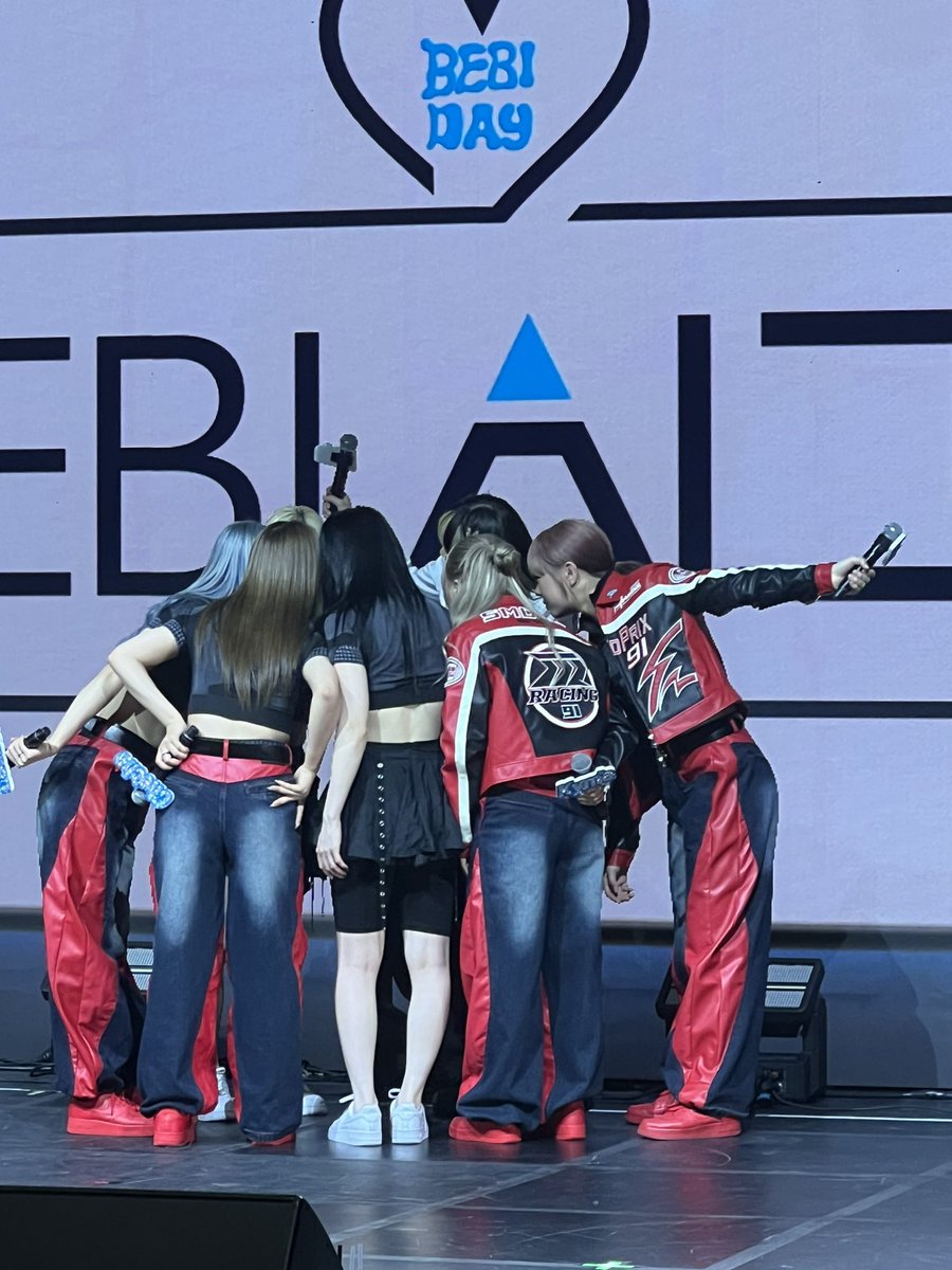 bebe_wip's tweet photo. 아 너무 귀여버...🫳🫳 https://t.co/U1JM8w1sPM