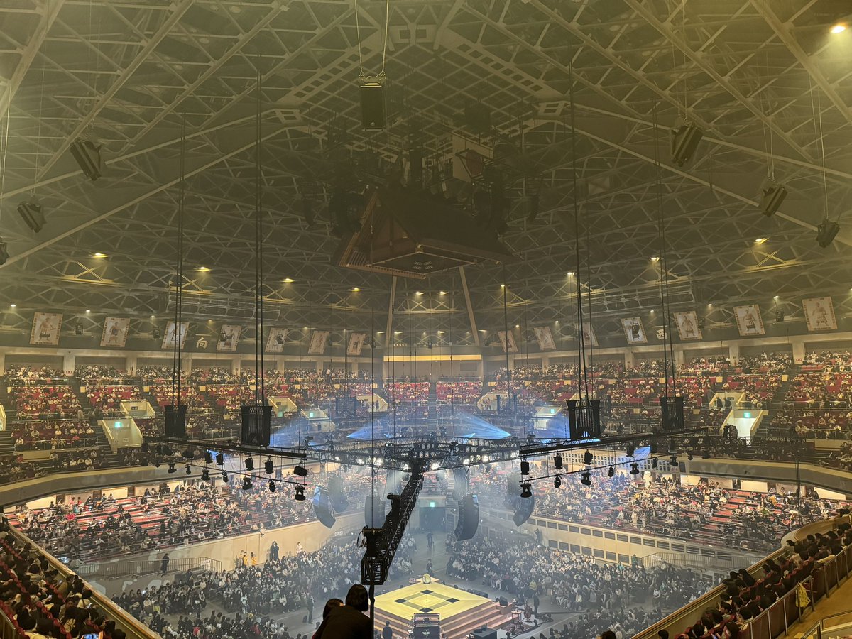 takeeeh's tweet image. 森山直太朗ライブ！
初両国国技館！2階だけど思ったより近い
ずっとファンだったからテンション上がってます