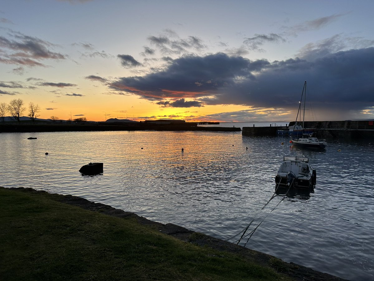 Sunset at Port Seton & Cockenzie harbours ❤️ #EastLothian