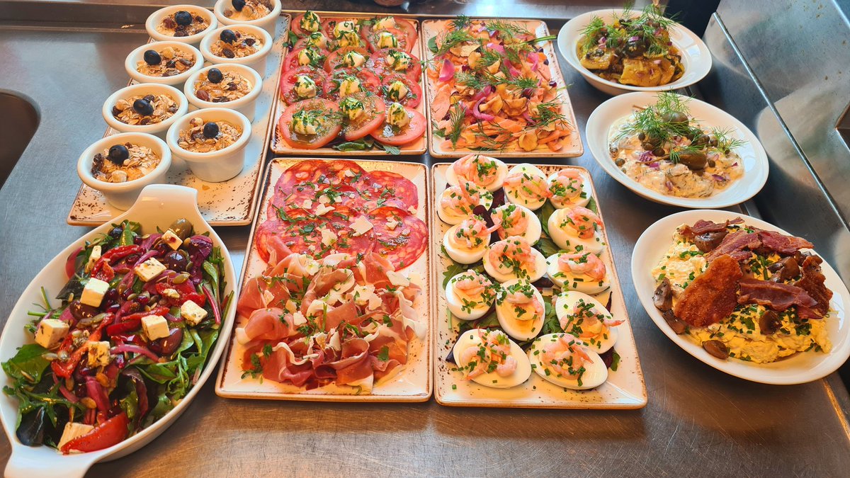 funnyguy744's tweet image. #SaturdayBrunch 
#ManAtWork