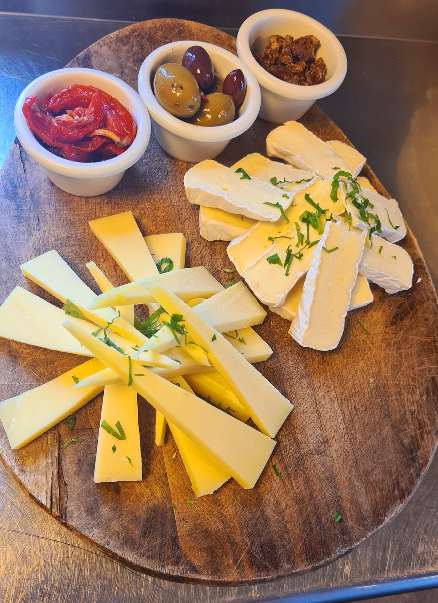 funnyguy744's tweet image. #SaturdayBrunch 
#ManAtWork