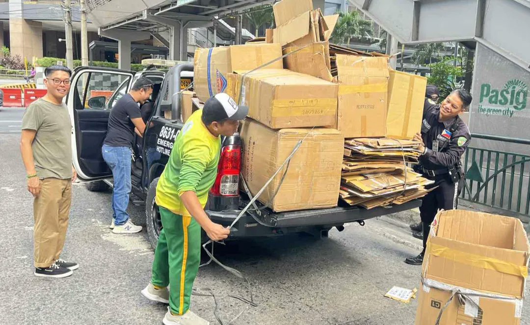 Nakalikom tayo ng 46kg plastic, 1040kg cartons, and 8kg bokashied food wastes for this month's Bayanihan Waste Management Program. 🤝🏻 Ipagpatuloy natin ang #ZeroWaste habit at hikayatin rin ang iba na makiisa sa ating monthly initiative. 💚

#BasuraToAyuda #CleanAndGreenBSA