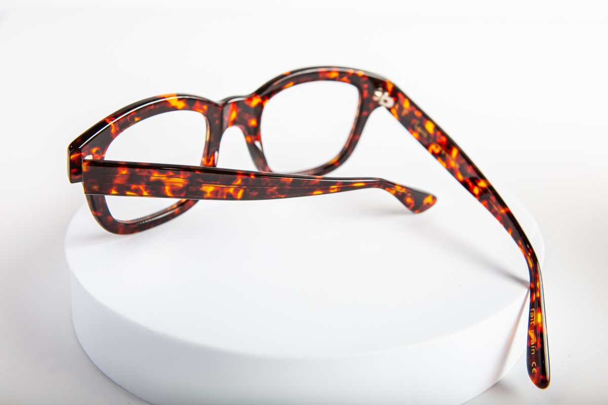With the charm of tortoiseshell, every pair tells a story of classic style and sophistication  🐢 

#BE #Glasses #BEUnique #YourEyewearIsYourIdentity #Harrogate