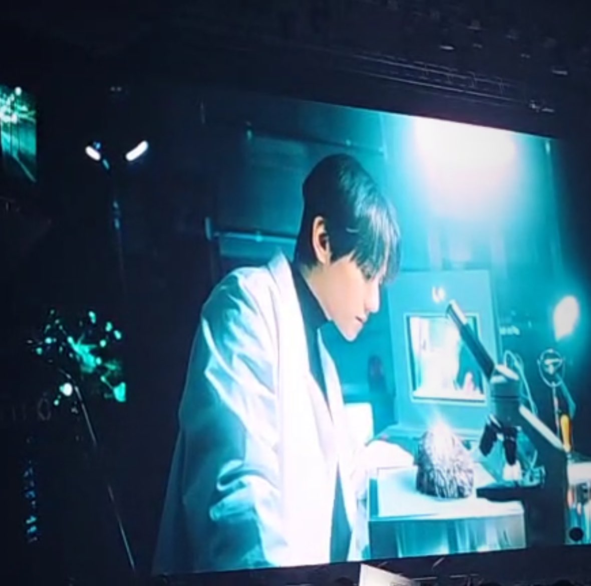 THE LABCOAT JXIENXIWNDLS