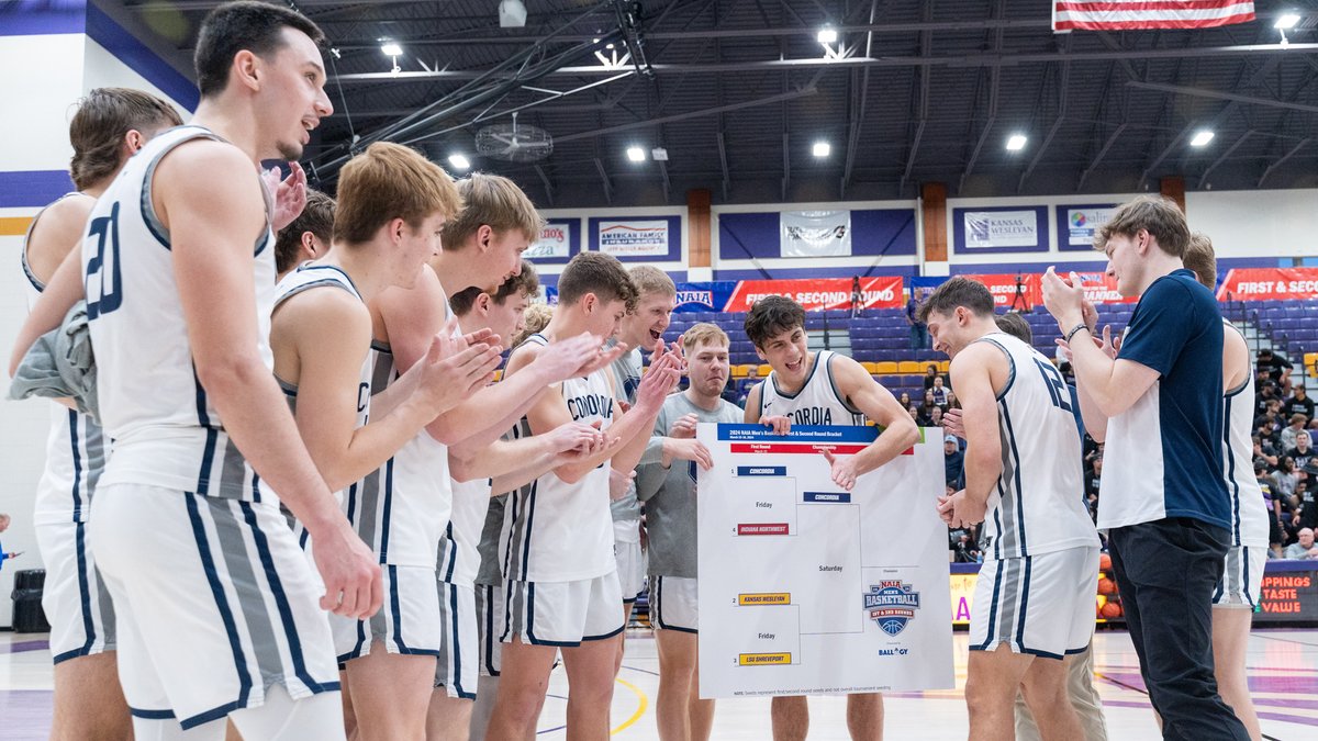 M🏀 Cinderella stories emerge as first round of 2024 #NAIAMBB Championship concludes! Check-out all the action from a thrilling first day of play in the #BattleForTheRedBanner! #CollegeBasketball Full schedule/results-> naia.org/sports/mbkb/20… Bracket-> naia.org/sports/mbkb/20…