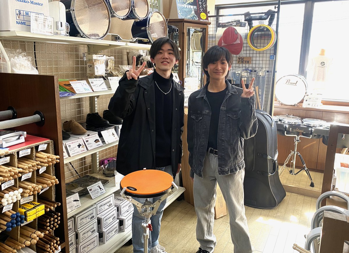 3/16 ご来店ありがとうございました。
GENESIS の 山方 遥介 さん と 埼玉栄中学・高等学校マーチングバンドOB の 古市 琉偉 さん