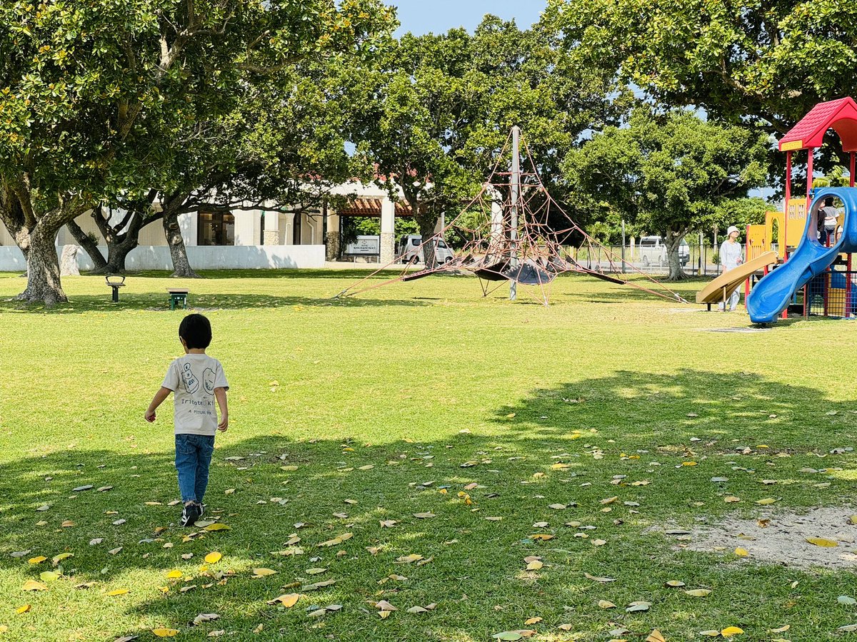 ueshkoko's tweet photo. 本日石垣は海開き！ということで、久々に投稿🏝️
天気もよかったので、午前中から息子とがっつり遊び倒しました https://t.co/68pMo1oKwR