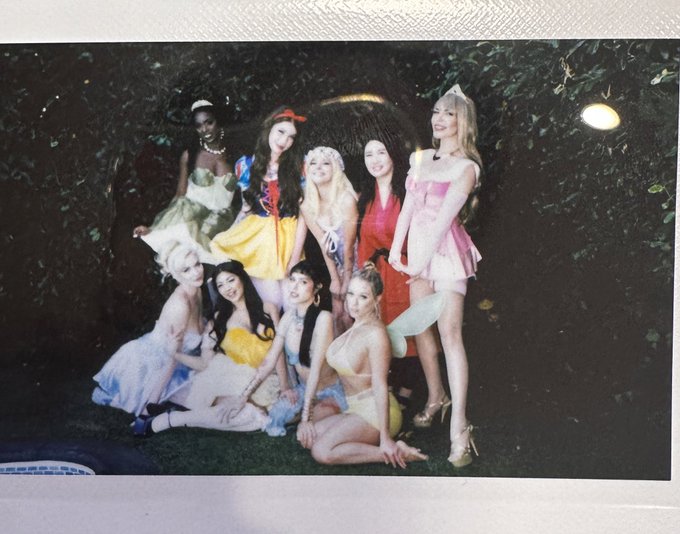 This was one of my favorite collabs of last year.   The Disney princess orgy with so many incredible<a href="/tag/mvsales"class="tags"><span>#mvsales</span></a>