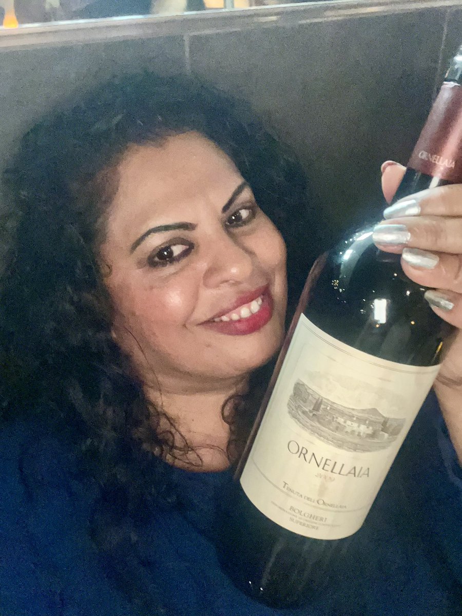 VashtiRoebuck2's tweet photo. Cheers and Happy Friday @itawinepodcast @CoastCabCritic @lebonvinfr @ItalianWineBook @RoebuckSteve1 @VinousReverie @evewine101 @teamhrc @jwalkermobile #Italianwines #wineintheglassonfacebook #vegaswinemonkeys #livingthevegaslife #winebloggers #WineEnthusiast https://t.co/SqBf4eBWn1