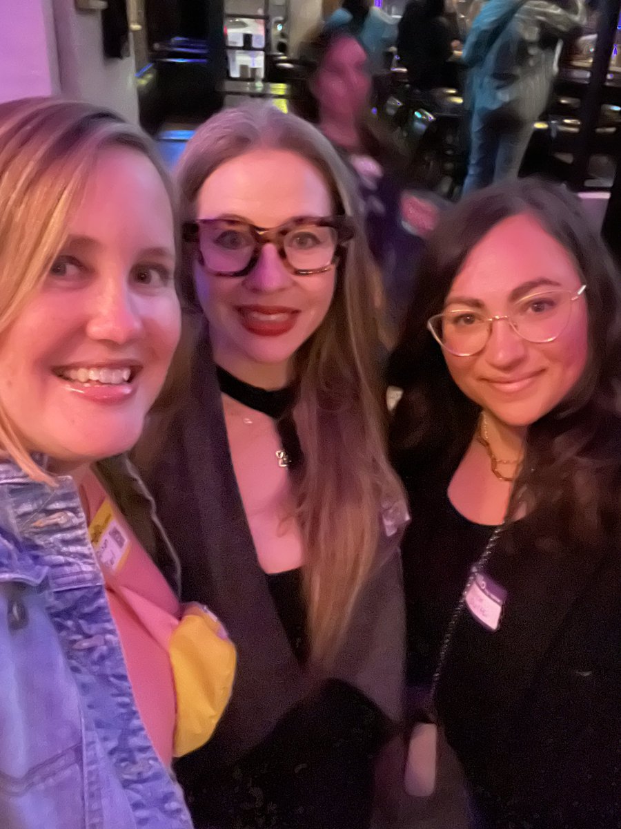 2degreesofalie's tweet image. This week I had the pleasure of co-hosting a super fun mixer for women writers from @WoWGAW and execs from  Hollywood WEST. #writing #wga #womeninfilm #hiremorewomen #womensupportingwomen #womenshistorymonth
