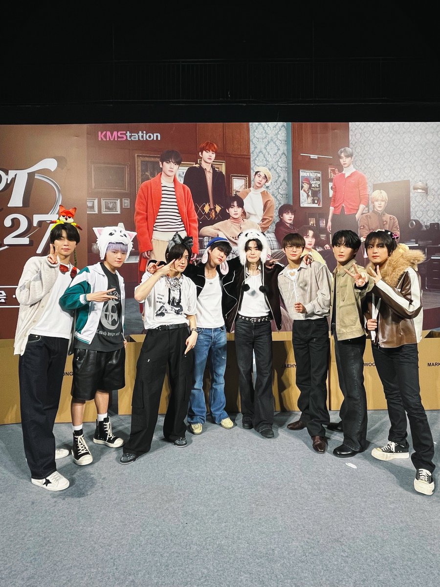 ⋆♡̩͙⋆( ᵔ ᗢ ᵔ ) #SHANGHAI 💚

#NCT127 #BeThereForMe
#NCT127_BeThereForMe