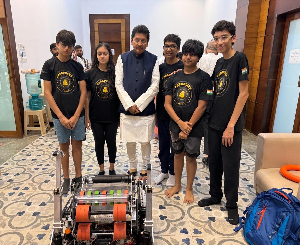 Paraducks9609's tweet photo. As the team counts down for @FRCTeams in Istanbul, we recall the inspiring words of @dvkesarkar Sir to make #India and #Maharashtra proud.
Thank you for your encouragement and blessings Sir. https://t.co/IP3y0pjuEJ