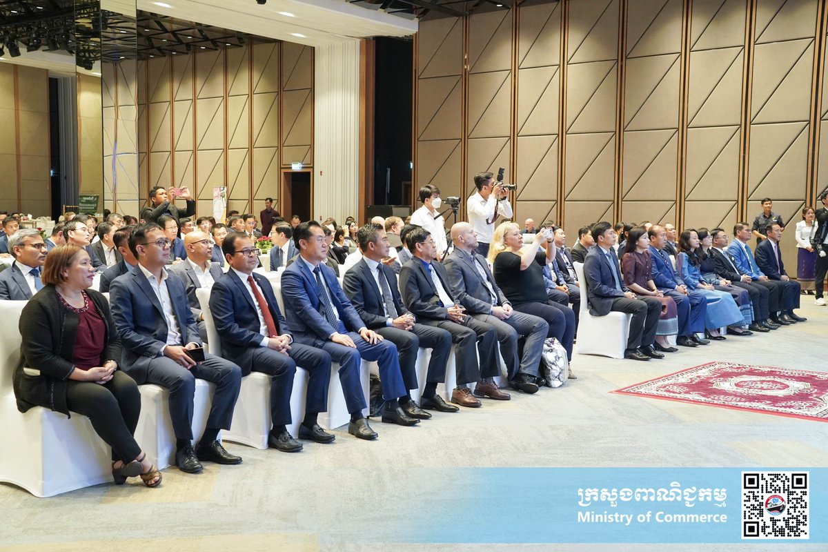 c_nimul's tweet photo. The Conclusion of ARISE+ Cambodia and the Launch of EU Global Access and Trade Expertise (GATE) "From ARISE+ to EU GATE: A New Chapter of Success"

15 March 2024, Sun &amp; Moon Riverside Hotel 

#MoC2024 #ARISEPlusCambodia #EUGATE https://t.co/h2ztVV6BxH