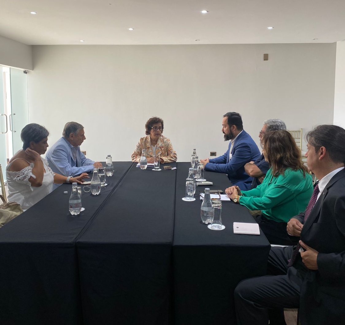 Importante reunión celebra hoy la Cámara de Comercio Industrias Servicios y Turismo de Iquique A.G. con la Ministra de Minería Sra. Aurora Williams, en dependencias del Hotel Gavina Costa Mar. <a href="/ksaldesaliaga/">Karla Saldes</a> <a href="/MineriaTarapaca/">Seremi Minería Tarapacá</a> <a href="/MinMineria_cl/">Ministerio de Minería de Chile</a> <a href="/ksaldesaliaga/">Karla Saldes</a>