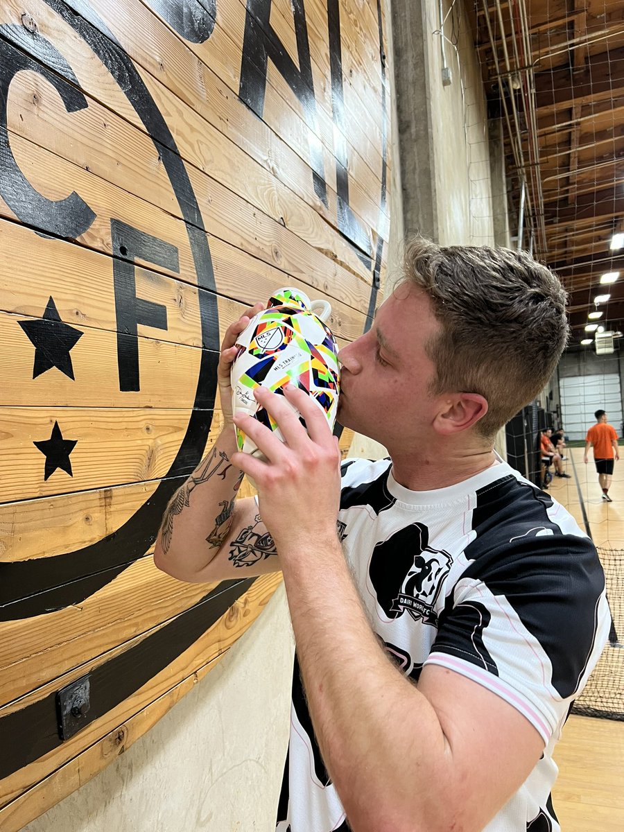 DAIRY WORLD FC tweet media