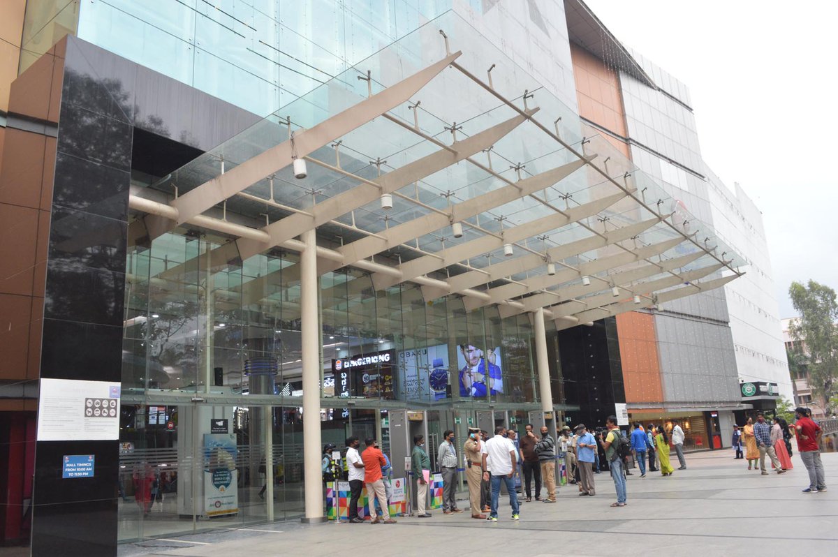 KARNATAKA BREAKING UPDATE:

#LicenceCancelled: The BBMP officials HAVE LOCKED and CANCELED THE LICENSE OF THE PRESTIGIOUS MANTRI MALL in BENGALURU, saying that about ₹32crores of tax money has been left in arrears.

📌#MantriMall, which is in the news for frequent tax issues,