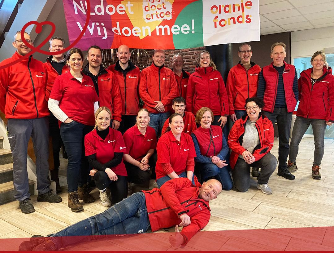 De helpers <a href="/VanWijnenGroep/">Van Wijnen</a> steken ook samen de handen uit de mouwen met <a href="/NLDOET/">NLdoet</a>