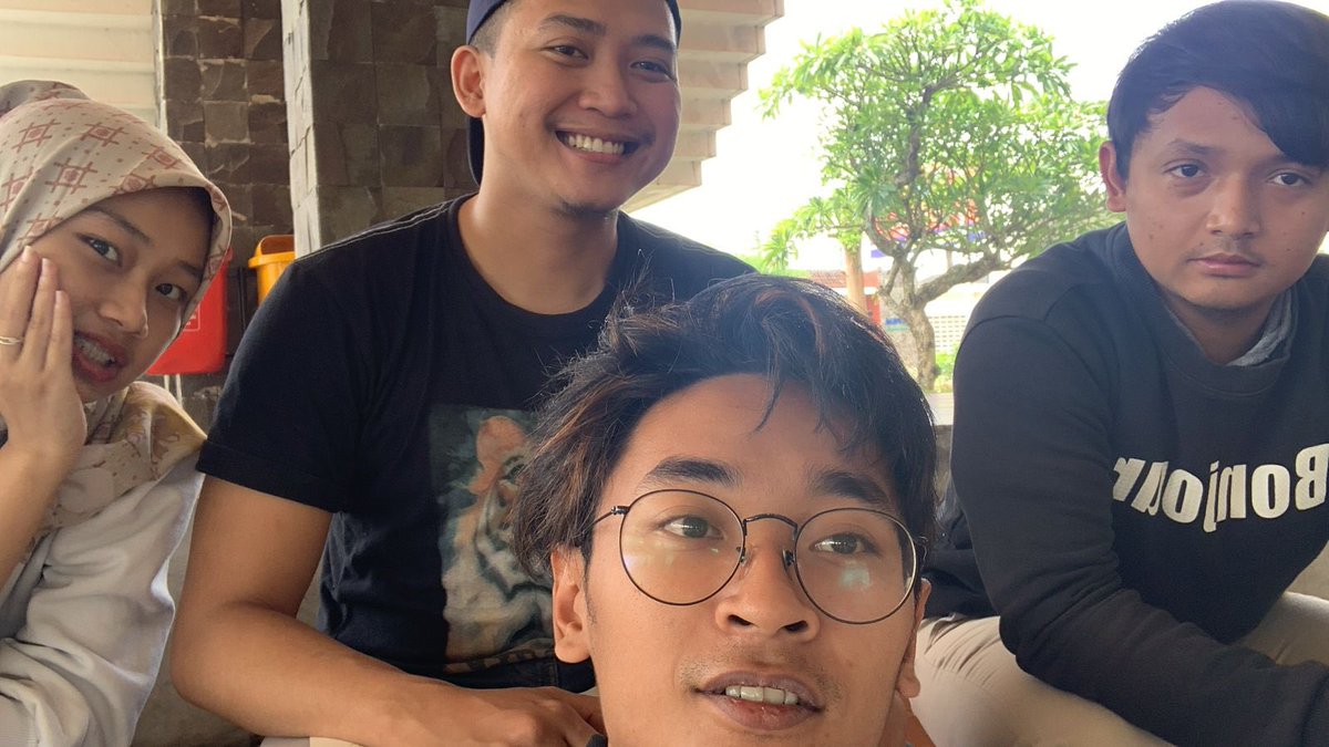 EgaChristianus's tweet photo. Mencoba mengatur waktu yang tidak mau diatur ditengah terpaan angin perkuliahan dan pekerjaan https://t.co/NxucYhS3A5