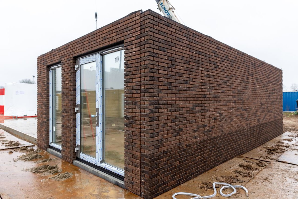 In Gendt maakt ook <a href="/provgelderland/">Provincie Gelderland</a> kennis met de nieuwe manier van betaalbaar bouwen <a href="/fijnwonen/">Fijn Wonen</a>. De ontwikkelaars, de woonretailers, de industriëlen en de assambleurs <a href="/VanWijnenGroep/">Van Wijnen</a> werken samen aan de woonrevolutie in Nederland. #hetkanwel