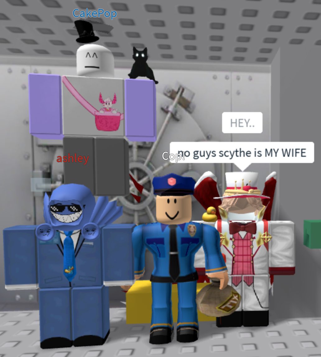 cosmoscite's tweet image. robbing the bank selfies with @neptisys and @hyperlovical !!!!! 😁😁😁😁😁😁😁

#slay #getrobbed #sofunny #NOOOBBSSSS #Rich #money #freemoney #freerobux