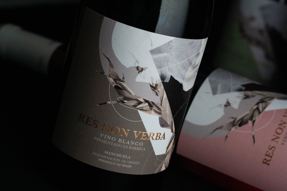 armoder1's tweet image. Creación de la imagen para la gama de vinos: “Res Non Verba” (hechos, no palabras) para Bodegas Sidl D.O. Manchuela.

#armoderdesign #illustrationGiovanniAcquaviva #vino  #labeldesign #winedesign #designGiovanniAcquaviva #winedesign  #packagingdesign bit.ly/2TRp38I