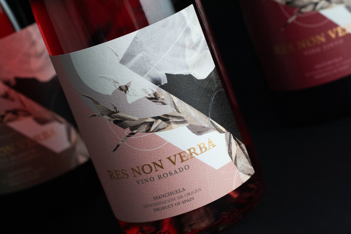 armoder1's tweet image. Creación de la imagen para la gama de vinos: “Res Non Verba” (hechos, no palabras) para Bodegas Sidl D.O. Manchuela.

#armoderdesign #illustrationGiovanniAcquaviva #vino  #labeldesign #winedesign #designGiovanniAcquaviva #winedesign  #packagingdesign bit.ly/2TRp38I