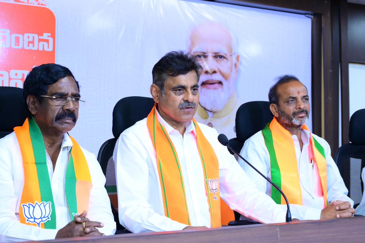 KVishReddy's tweet photo. Press Conference in State Party office.

"Chevella Prajalaku Modi Guarantee.

Modi ku Chevella seat Guarantee." https://t.co/LKGaN15rbf