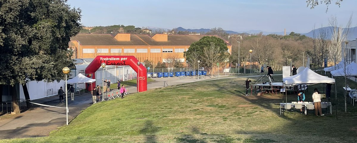 UdGPolitecnica's tweet photo. Això de la #CursaEPS #50EPS ja va agafant forma… encar un podeu apuntar fins a les 9h… sortim a les 9:30, 5km per una bona causa @GironaEst i amb el suport del @PatronatEPS https://t.co/qPPKBJMirl