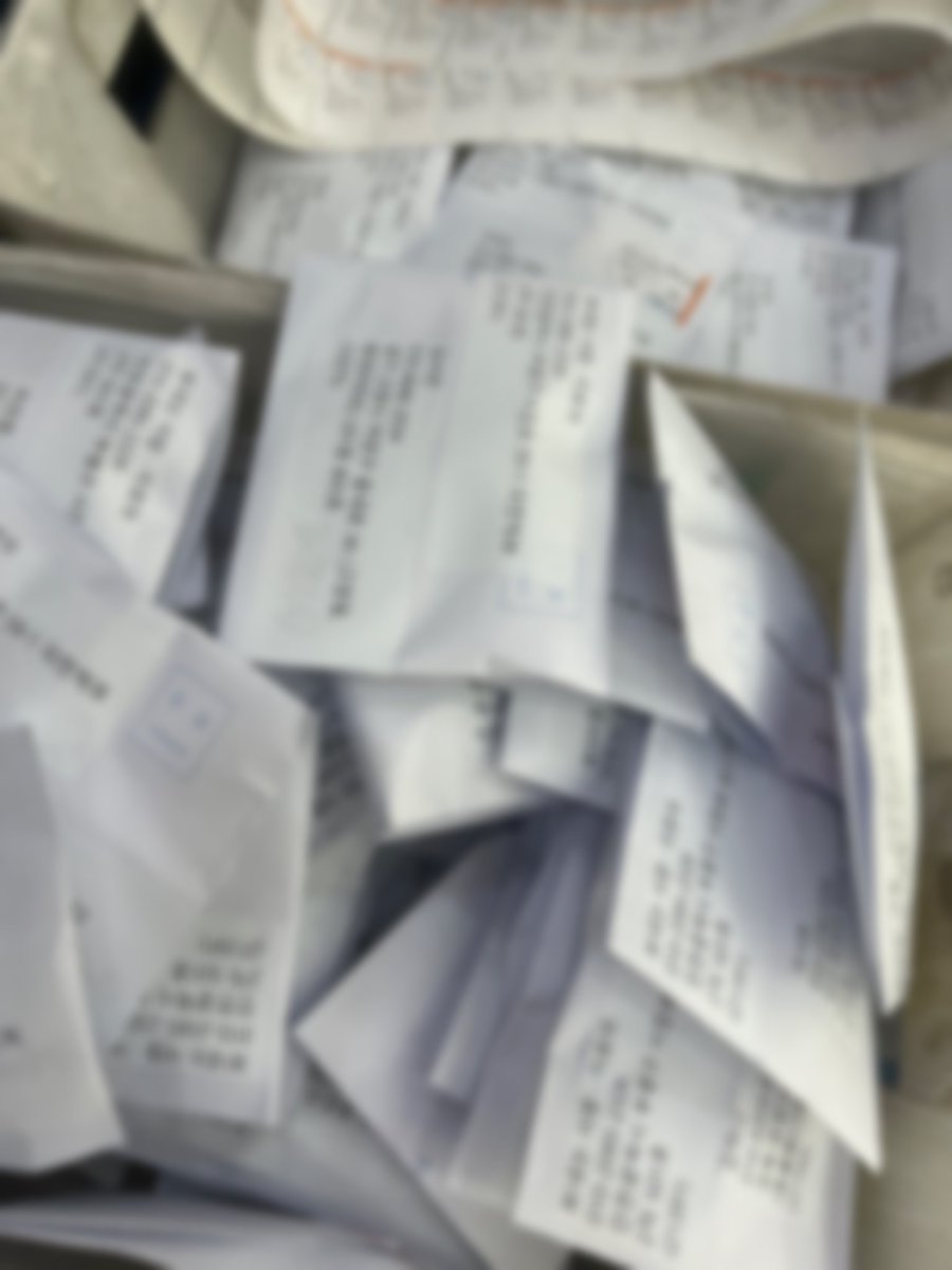 명찰 1차 반택 끼택 우편 준등기 모두 배송 완료 했습니다!! 동명이인이 너무 많아 일일이 송장을 보내드릴 수가 없습니다 우편은 2주정도 기다리셔야하고 준등기는 보통 1주안으로 갑니다 반택과 끼택은 문자가 갈거에요! 모든 구매해주신 분들 감사합니다💗