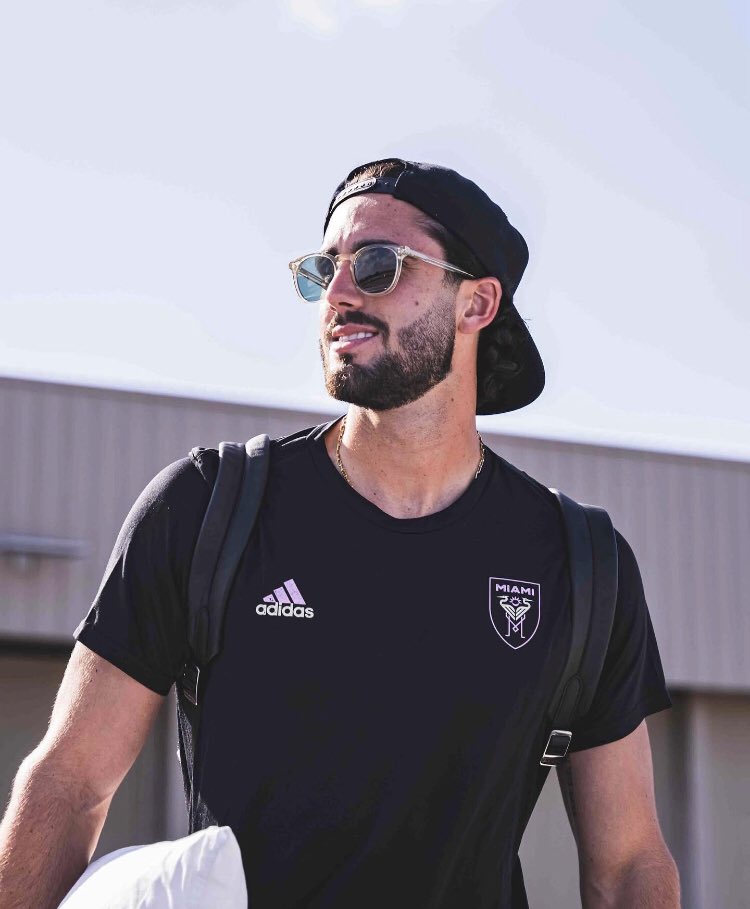 intermiamiusa's tweet photo. 𝐌𝐚𝐭𝐜𝐡 𝐃𝐚𝐲💓🖤

Inter Miami vs D.C United 🔥 
Audi Field 🏟 
Apple📺 
2 pm ET 🇺🇸 
📍 Washington D.C🇺🇸 
#mls #washingtondc #dcunited  
#vamosmiami #intermiamicf https://t.co/SXynUsEz3z