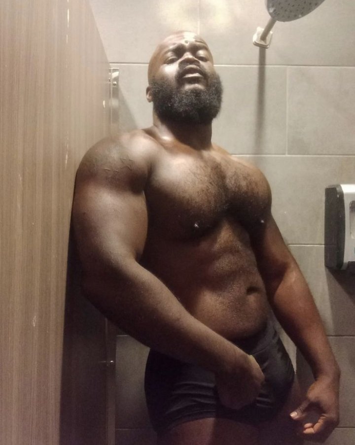 #blackgay #bigdaddy #bigblackdaddy #blackmen
Retweet and support  🏳️‍🌈