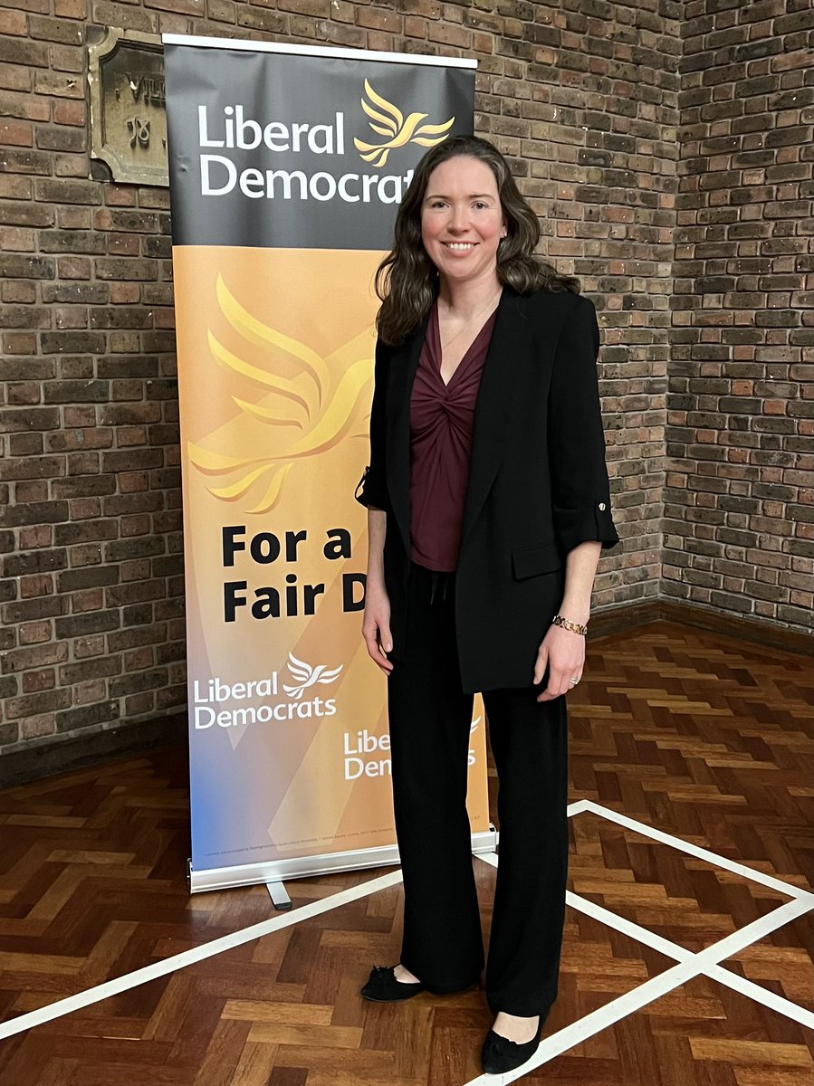 A big thank you to everyone who came along to Iver Village Hall last night to meet me and share their thoughts. It was a great evening with plenty of robust questioning and lively debate. All in all a really positive and informative meeting. #Iver @BeaconsfieldLi1 #LibDems