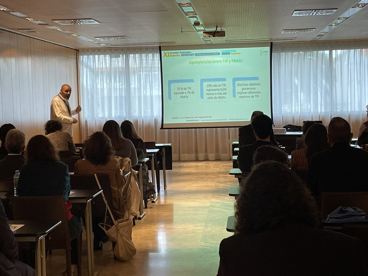 Comienza #DMSEMERGEN24

 Desayunamos con @antglezcabrera y la monitorización de la glucosa 
<a href="/SEMERGENap/">SEMERGEN | Médicos de AP #SEMERGEN25</a>

⚪️Flechas de tendencia ➡️⬆️⬇️
⚪️Ajuste de tratamiento
⚪️Seguimiento
⚪️Educación terapéutica…