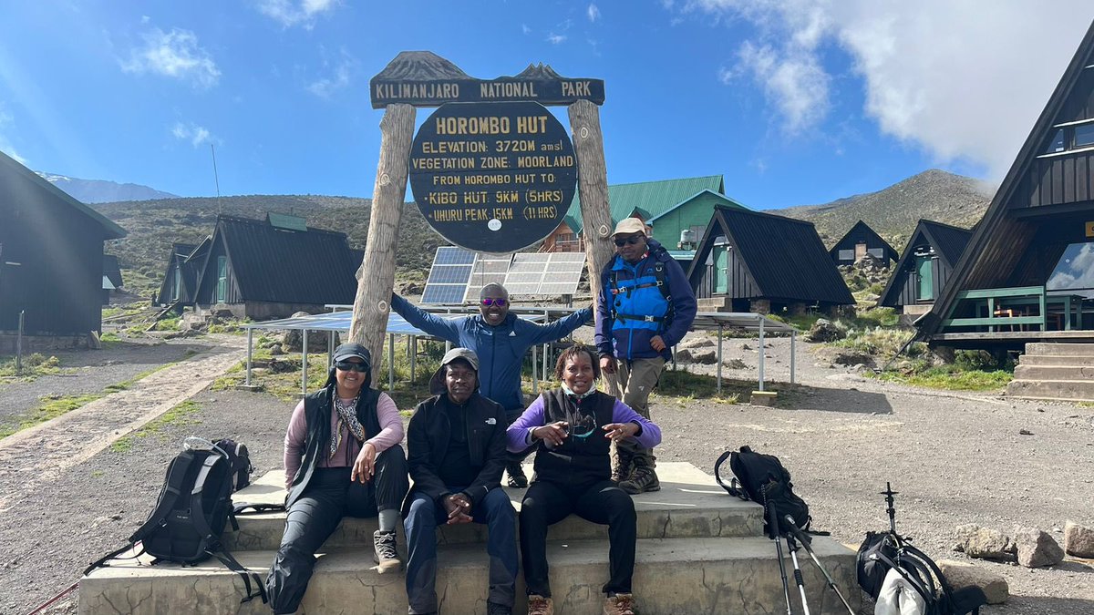 TTipwa's tweet image. Day 2: Trekking from Mandara Hut to Horombo, “above cloud level” tantalizing glimpses of the summit ahead 🏔️ #Kilimanjaro #AboveTheClouds #SummitViews”#tipwatipwa #hikingadventures #hikingkilimanjaro