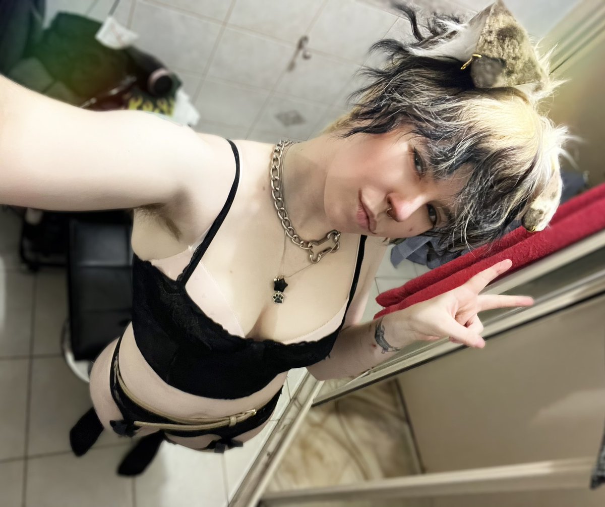 gutzxpupz's tweet photo. Puppyboy content soon? What would you all like to see?

#nsfw #nsfwtwtًً  #lewd #sellingcontent #fansly #boyholes #transboy #puppyplay #petplay #puppyboy #sub #submissive https://t.co/XOlKBOPKuY