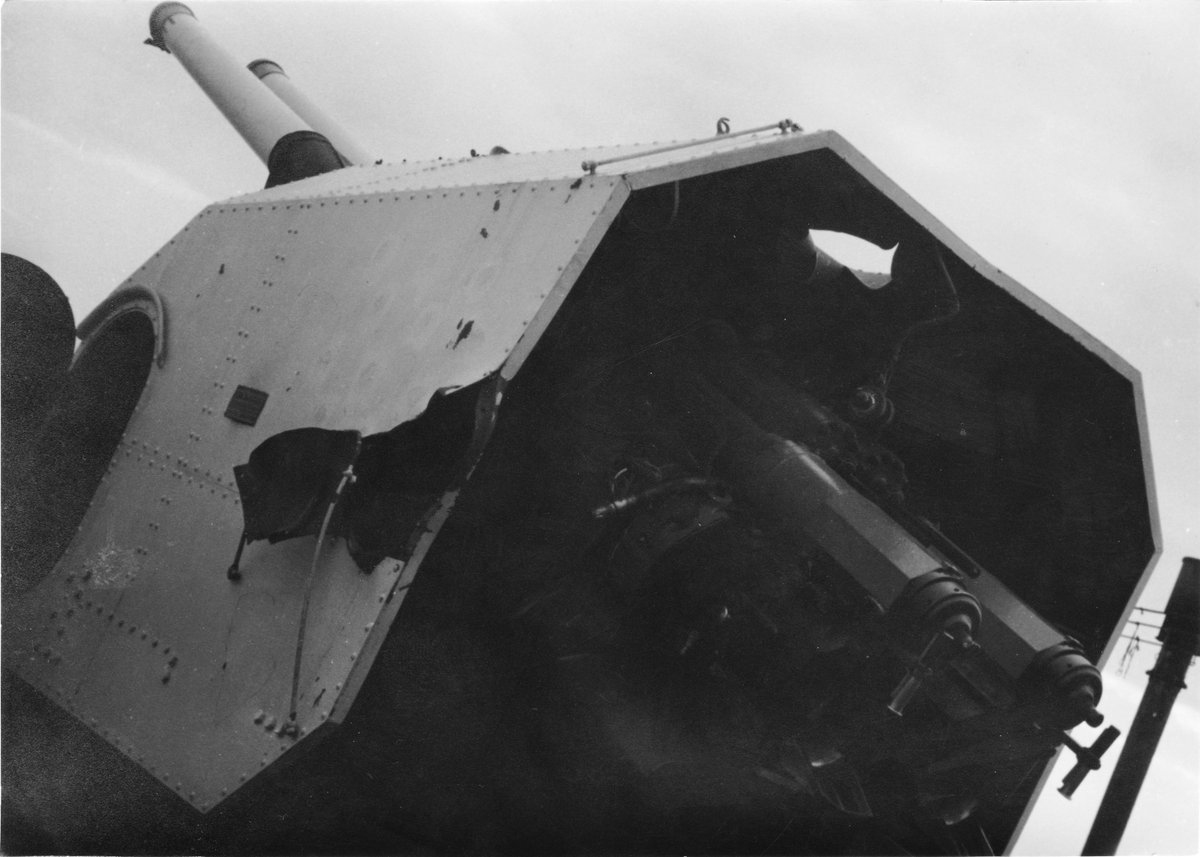 CiarliniKoerner's tweet photo. Guardiamarina Vittorio Villa (officer on the Grecale) took these pictures of the destroyer Libeccio soon after the #Tarantonight, showing the results of the dud bomb hit.

[blog "Con la pelle appesa a un chiodo"]

#RegiaMarina #ItalianNavy #WorldWar2 #WWII  #OperationJudgement https://t.co/ASB8Stm4sL