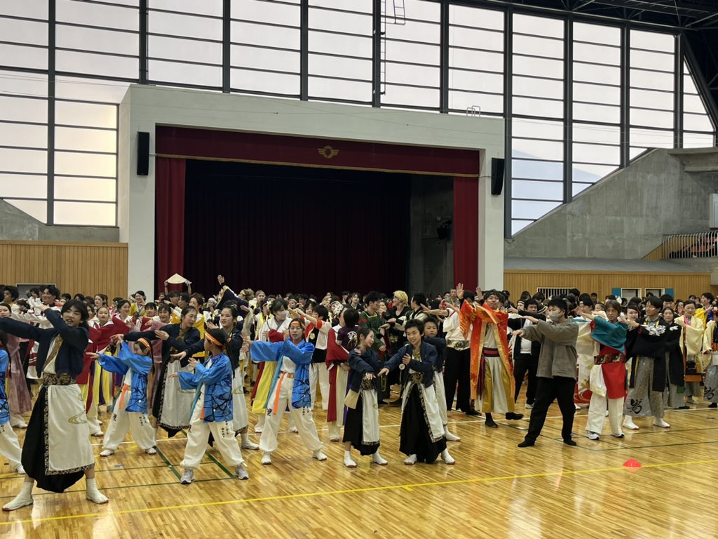 DonMaiFest's tweet photo. 全演舞終了しました！最後はみんなで総踊りです！お疲れさまでした！！
結果は後ほどお知らせいたします📢 https://t.co/c9olAfUIXO