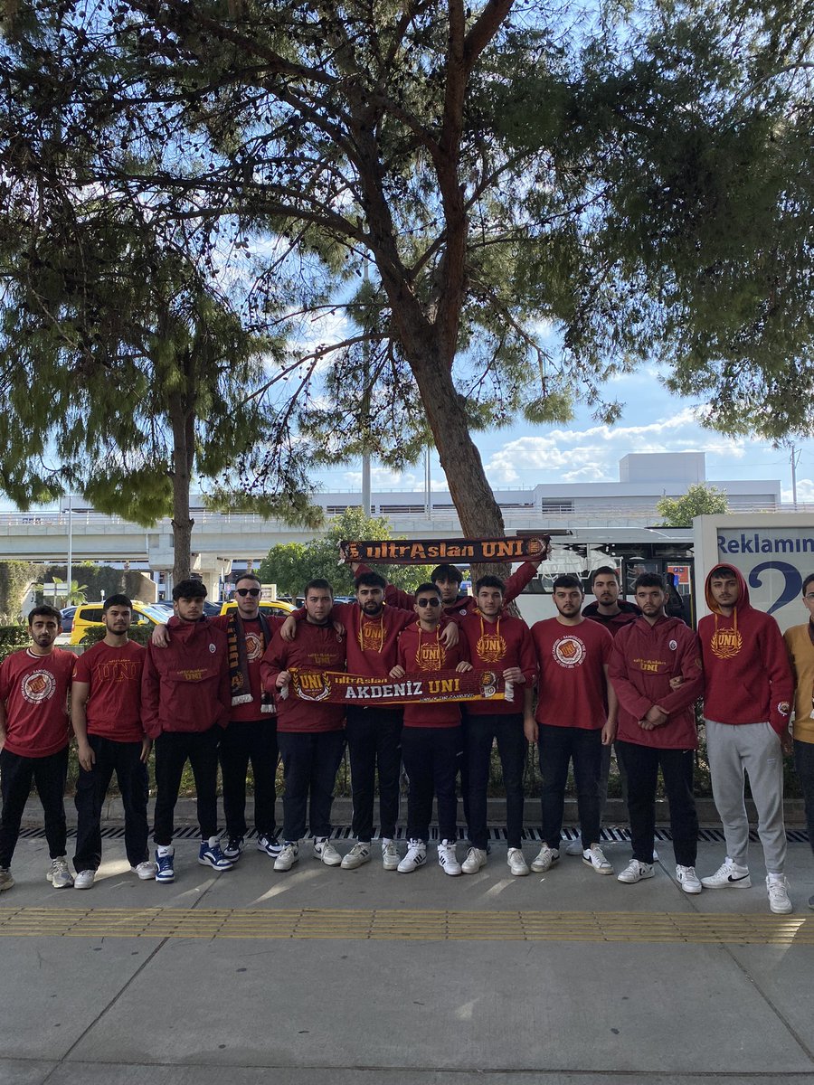 ANTALYA SANA DEPLASMAN DEĞİL ! 

Antalya’da Kadın Voleybol Takımımızı karşıladık ! 

#ultrAslanUNI
#uAUNIAKDENİZ
#AkdenizBölge