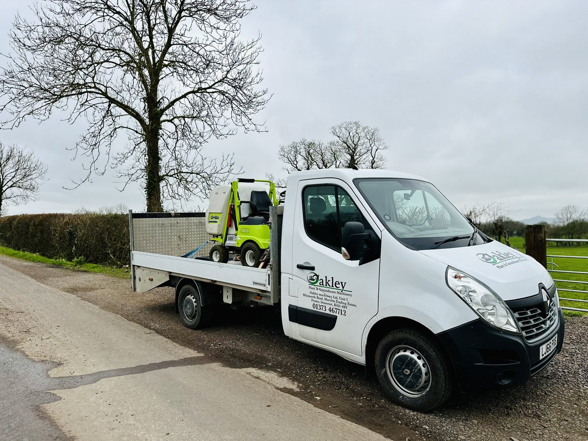 Another busy week for the service team! 
#lawnmower #oakleymachinery #grillo #groundscare #plant #catapillar #service