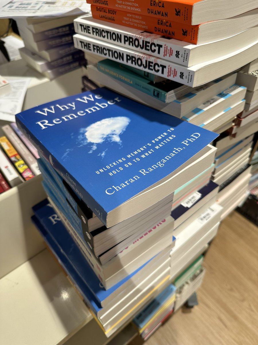 Xiaonan Liu 💙💛😷 (@xiaonanliu6) on Twitter photo Excited to see this book in a Hong Kong book store!! <a href="/CharanRanganath/">Charan Ranganath</a> Excited to see this book in a Hong Kong book store!! <a href="/CharanRanganath/">Charan Ranganath</a>