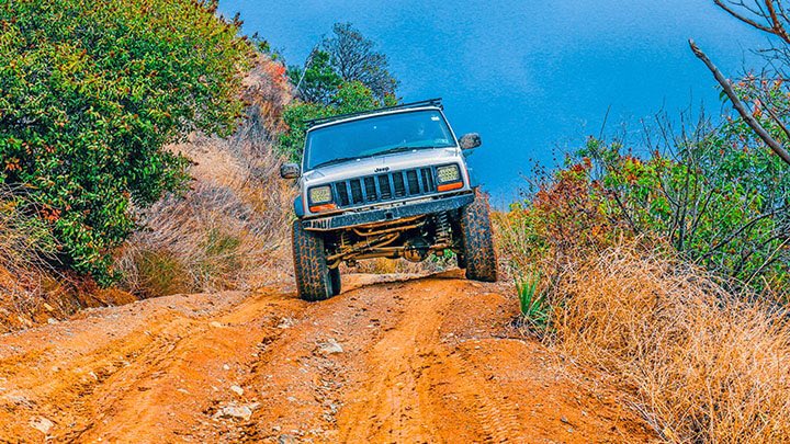 Time to shake the dust from those tires, stretch those springs and get out there! Good morning @THEJeepMafia 👋🏼it’s adventure time and we’d love to see where you’re going!!