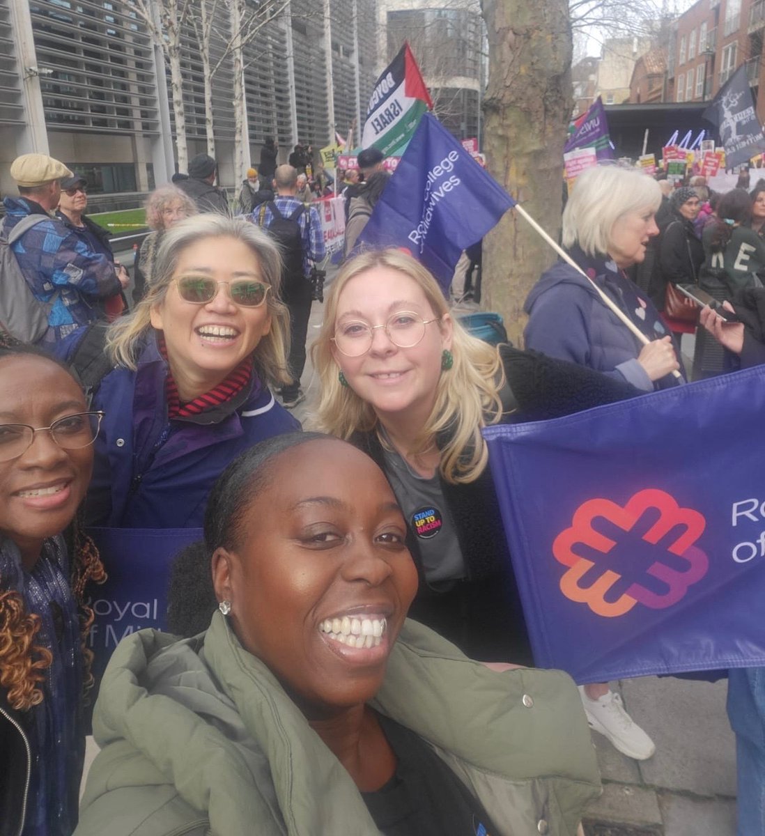 @MidwivesRCM stand up to racism at the UN anti racism day demo in London #RaceMatters